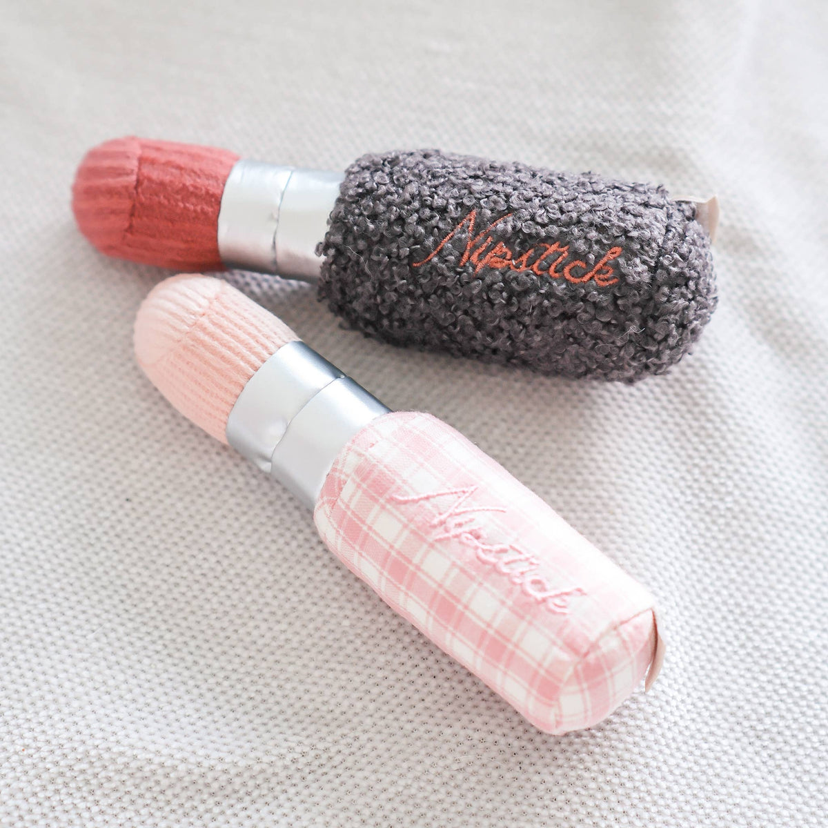 Gioco con erba gatta KITTY LIPSTICK – Lambwolf Collective